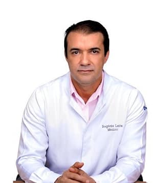 Dr. Rogério Leite é cirurgião oncológico, especialista em cirurgia de cabeça e pescoço, com foco em câncer de tireoide e tireoidite de Hashimoto. Com mais de 20 mil cirurgias realizadas, alia prática clínica, ciência e prevenção para promover saúde c