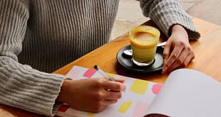 A posição de Vênus sugere padrões afetivos e desafios emocionais