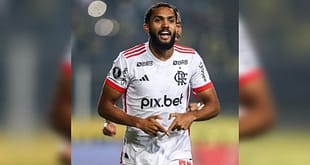 Empresários de Juninho vão se reunir com o Flamengo para tratar de propostas dos times da Arábia Saudita