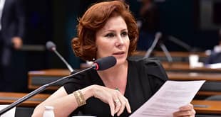 Carla Zambelli pode ser multada em R$ 283 ao dia se não devolver imóvel funcional