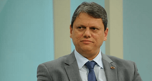 Líder do PT entra com ação no STF contra Tarcísio por suposta obstrução de Justiça