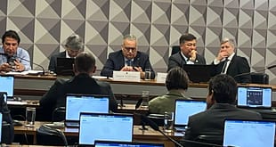 CPMI do INSS começa com governistas mirando Bolsonaro e oposição, irmão de Lula