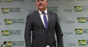 Comissão de Ética mantém punição de ex-ministro de Bolsonaro por ‘gabinete paralelo’