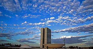 Comissão do Congresso aprova fundo eleitoral de R$ 4,96 bilhões para 2026