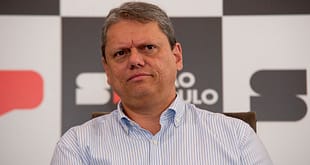 Ninguém aguenta mais a tirania de um ministro como Moraes, diz Tarcísio