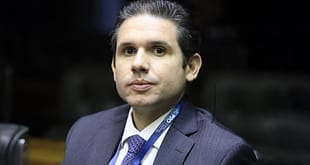 Motta diz que Câmara votará projetos sobre segurança e gratuidade de bagagem de mão