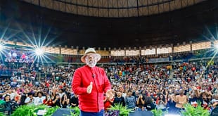 “Que nunca mais um presidente de outro país ouse falar grosso com o Brasil”, diz Lula