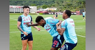 Emerson Royal separa ‘briga’ de 2 jogadores em treino no CT do Flamengo