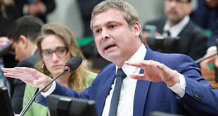 Lindbergh pede adiamento de votação do PL Antifacção e destituição de Derrite