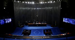 Senado aprova projeto que restringe compensações tributárias e limita despesas