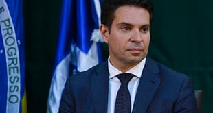 Mulher de Ramagem comenta fuga do marido: “Perseguição política desumana”