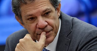 Haddad não confirma se fica na Fazenda e diz que já entregou tudo a Lula
