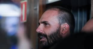 Eduardo Bolsonaro vira réu no STF por tentar interferir no processo do pai