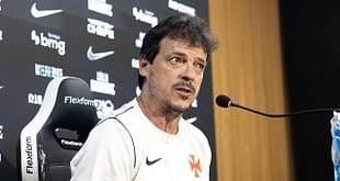 Fernando Diniz define substituto de Rayan em jogo do Flamengo x Vasco, pelo Carioca