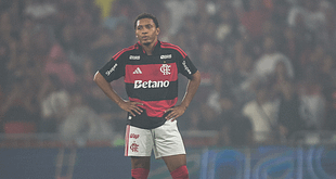 Pupilo de Filipe Luís que deixou boa imagem em ‘estreia’ no Flamengo tem multa superior a R$300 milhões