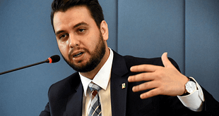 PGR se manifesta contra soltura de Filipe Martins, preso por trama golpista