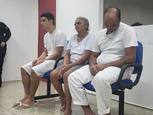 Os réus respondem por homicídio qualificado, com motivo torpe e duplo resultado